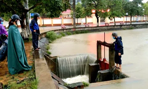 Nghệ An: Thiệt hại nặng nề do mưa lớn, ngập lụt