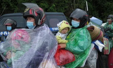 Nghệ An: Người dân về từ các tỉnh phía Nam được hỗ trợ khẩn cấp