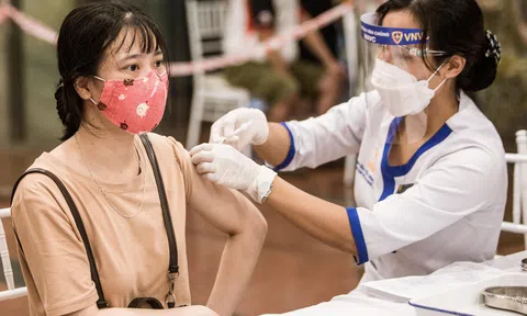 Nghệ An triển khai tiêm vắc xin phòng Covid-19 cho trẻ từ 12 đến 17 tuổi