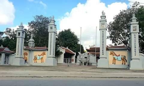 Đền thiêng tại Ngọc Đái Sơn