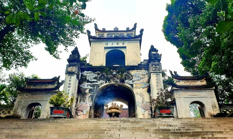 Đền Cuông: Cổ miếu danh sơn