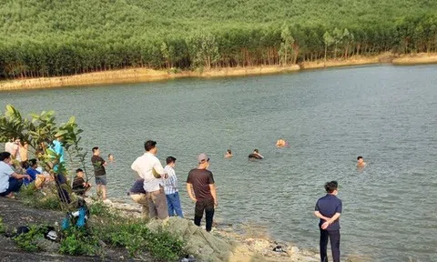 Nghệ An: Bốn nữ sinh đuối nước thương tâm