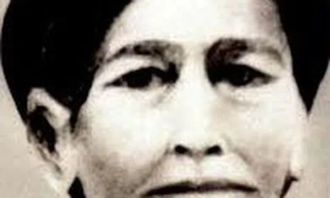 Người mẹ Làng Sen