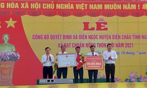 Xã miền biển Diễn Ngọc nhận Quyết định công nhận đạt chuẩn Nông thôn mới