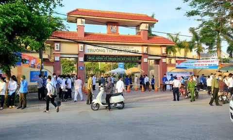Học sinh Nghệ An tựu trường vào ngày 29/8
