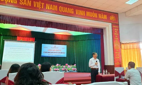 Nghệ An: Khai giảng khóa bồi dưỡng kỹ năng sáng tạo báo chí viết về xây dựng Đảng