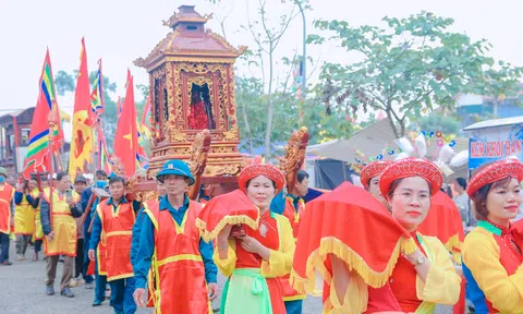 Đặc sắc lễ hội đền Đức Hoàng lần thứ 21 và công bố Quyết định điểm du lịch của tỉnh Nghệ An