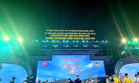 Xúc động chương trình nghệ thuật “Người Mẹ Làng Sen” trong đêm khai mạc Lễ hội Làng Sen năm 2023