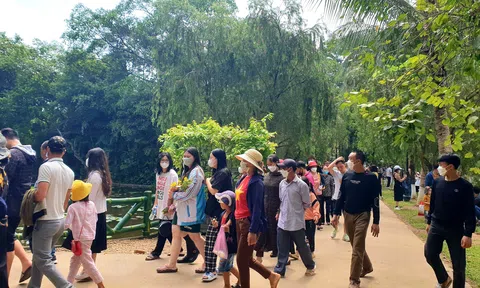 Nghệ An đón gần 5 triệu lượt khách du lịch, bằng 122% so với cùng kỳ năm 2022