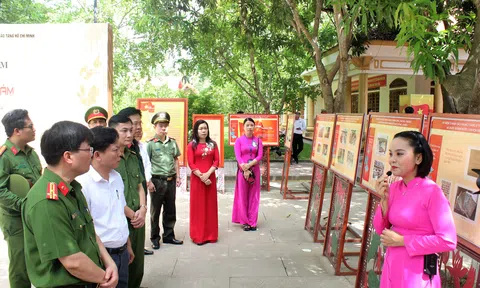Khai mạc triển lãm “Cách mạng Tháng Tám - Mốc son lịch sử”