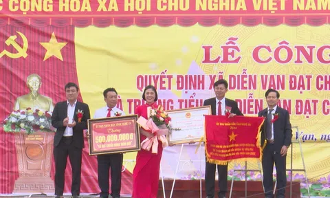 Diễn Vạn (Diễn Châu) đón bằng công nhận xã đạt chuẩn Nông thôn mới ​