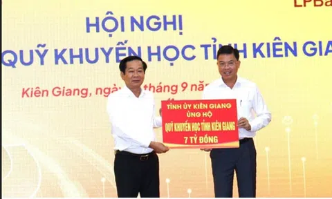 Quỹ Khuyến học Kiên Giang thắp sáng ước mơ đến trường của học sinh, sinh viên có hoàn cảnh khó khăn