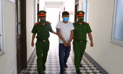 Hà Tĩnh: Khởi tố, bắt tạm giam đối tượng tấn công Thượng úy Công an để thông chốt kiểm dịch