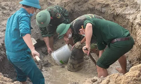 Hà Tĩnh: Phát hiện quả bom nặng hơn 200kg khi đang cải tạo ruộng đất