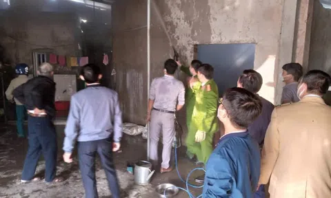 Hà Tĩnh: Con nhỏ nghịch dại làm cháy nhà rơm, cả làng hốt hoảng