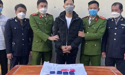 Hà Tĩnh: Bắt giữ đối tượng vận chuyển 1.000 viên hồng phiến