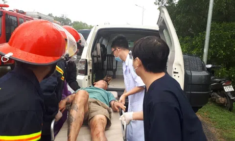 Quảng Bình: Kịp thời giải cứu 02 nạn nhân mắc kẹt trong xe ô tô