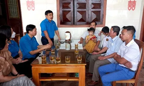 Công đoàn TP Hà Tĩnh trao 39 triệu đồng hỗ trợ đoàn viên điều trị bệnh hiểm nghèo