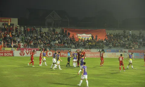 Hồng Lĩnh Hà Tĩnh thua đầy tiếc nuối trước Hà Nội FC ngay trên sân nhà