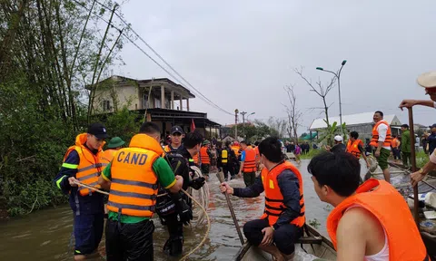 Thừa Thiên Huế: 2 vợ chồng bị nước cuốn trôi khi đi qua đập tràn