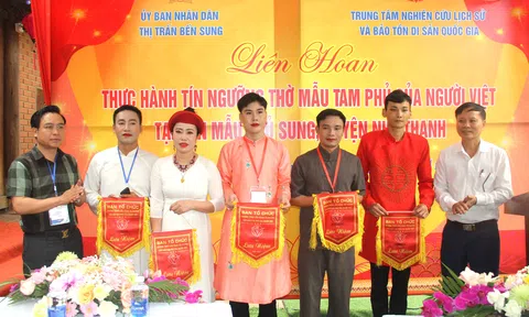 Thanh Hóa: Khai mạc Chương trình liên hoan thực hành tín ngưỡng Thờ mẫu Tam Phủ tại đền Phủ Sung