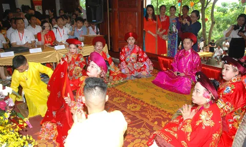 Hà Tĩnh: Khai mạc Liên hoan Thực hành tín ngưỡng thờ mẫu Tam phủ của người Việt tại Đền Thánh Mẫu