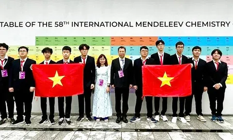 Nghệ An: Hai nam sinh xuất sắc đoạt huy chương tại kỳ thi Olympic Hóa học quốc tế Mendeleev