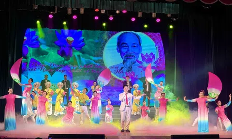 Nghệ An: Nhiều tiết mục đặc sắc tại Khai mạc Liên hoan Tiếng hát Làng Sen năm 2024