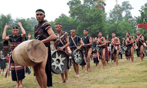 Đặc sắc lễ hội thổi tai của đồng bào Ba Na