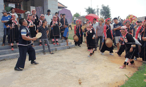 Hấp dẫn trò chơi Đọ lo thé của người Hà Nhì