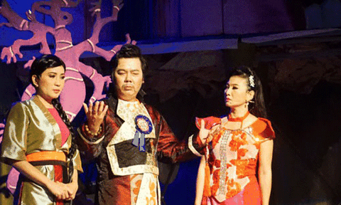 Giới sân khấu đau đầu vì kịch bản 