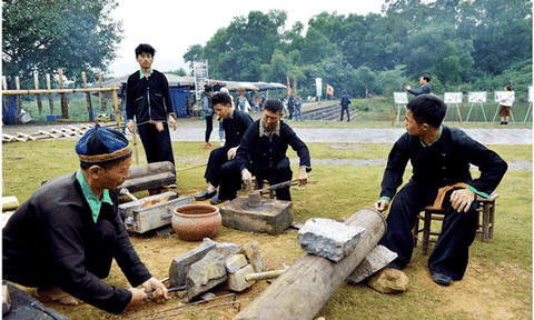 Tinh hoa nghề rèn của đồng bào Mông