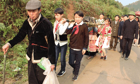 Linh thiêng lễ cúng rừng