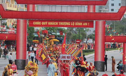 Độc đáo Lễ hội đền Độc Cước Sầm Sơn