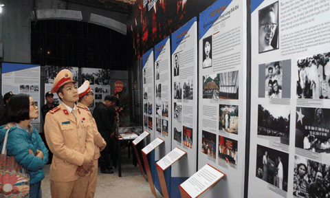 Trưng bày chuyên đề “Lửa thanh xuân”