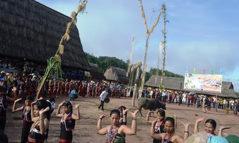 Tục “ngủ duông” của đồng bào Cơ Tu