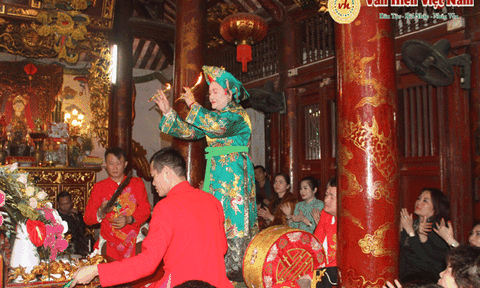 Thăm đền Mẫu Thượng ở Tuyên Quang