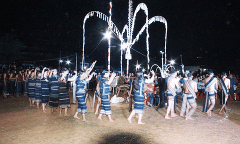 Để âm sắc "con chiêng" ngân mãi