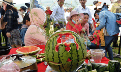 Đặc sắc Lễ hội dưa hấu lần đầu tiên ở Việt Nam 