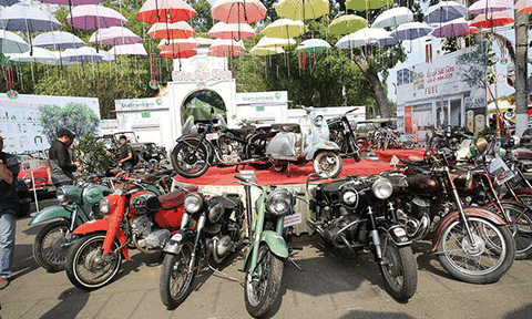 Ngày hội xe cổ Sài Gòn quy tụ nhiều xe độc lạ