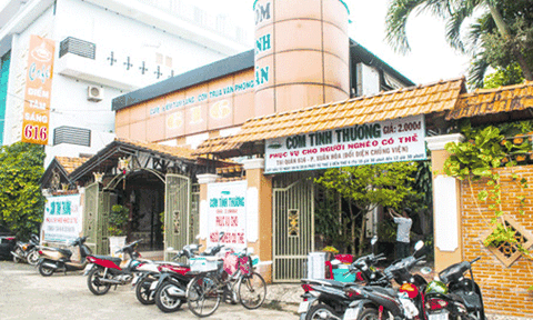 Nghĩa tình quán cơm 2 ngàn đồng