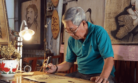 Nghề lạ ở An Giang: Đốt chiếu thành tranh