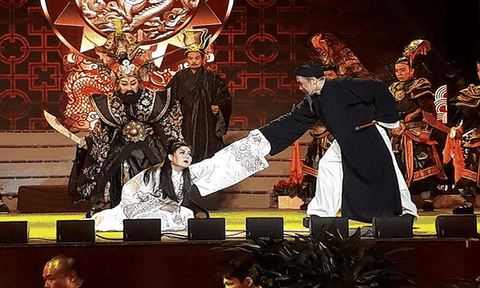 Vở Tiên Nga của Thành Lộc gây xúc động mạnh