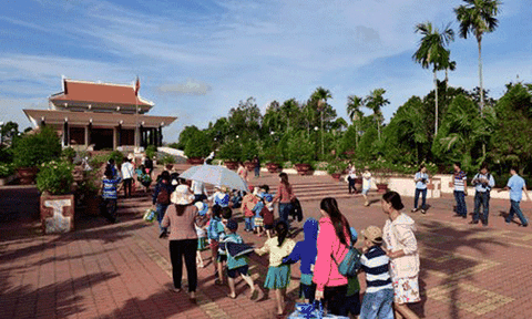 Đến Vĩnh Long - viếng tiền nhân, tham quan di tích dọc sông Long Hồ