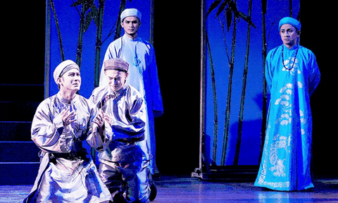 Vừa thi vừa chấm vừa... vồ giải luôn