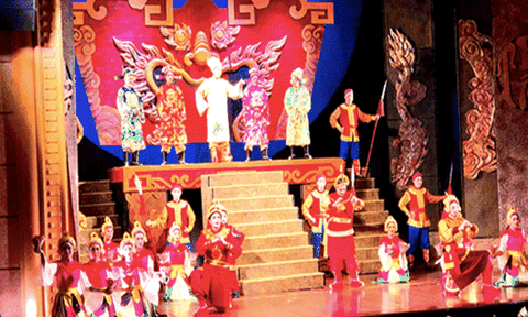 “Trung thần” đem đến làn gió mới cho tuồng