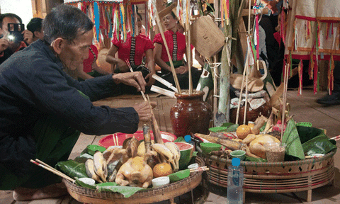 Độc đáo Lễ Pang A của người La Ha