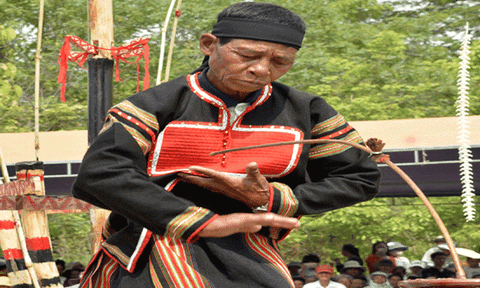 Về Plei Ơi xem lễ cầu mưa