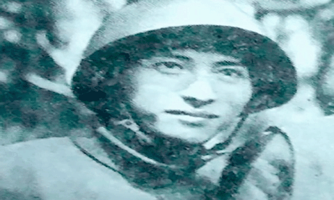 Thơ của anh còn tạc trên vách đá...