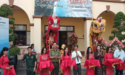 Triển lãm "Côn Đảo - Di tích và danh thắng” tại Vĩnh Long